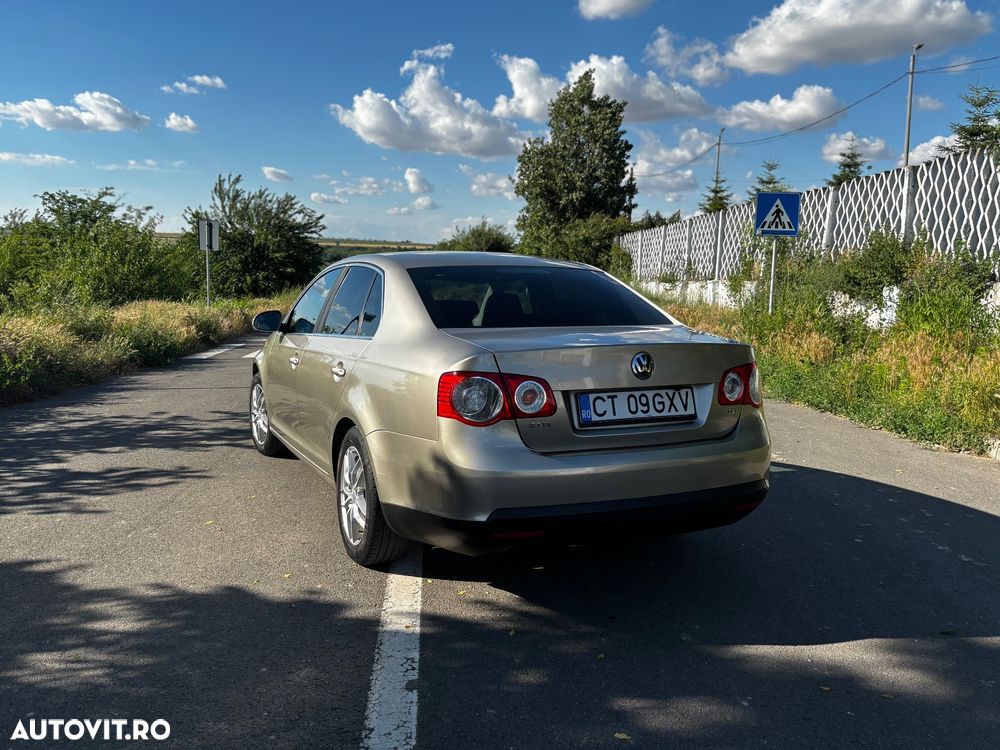 Volkswagen Jetta 1.4 TSI Comfortline - 2