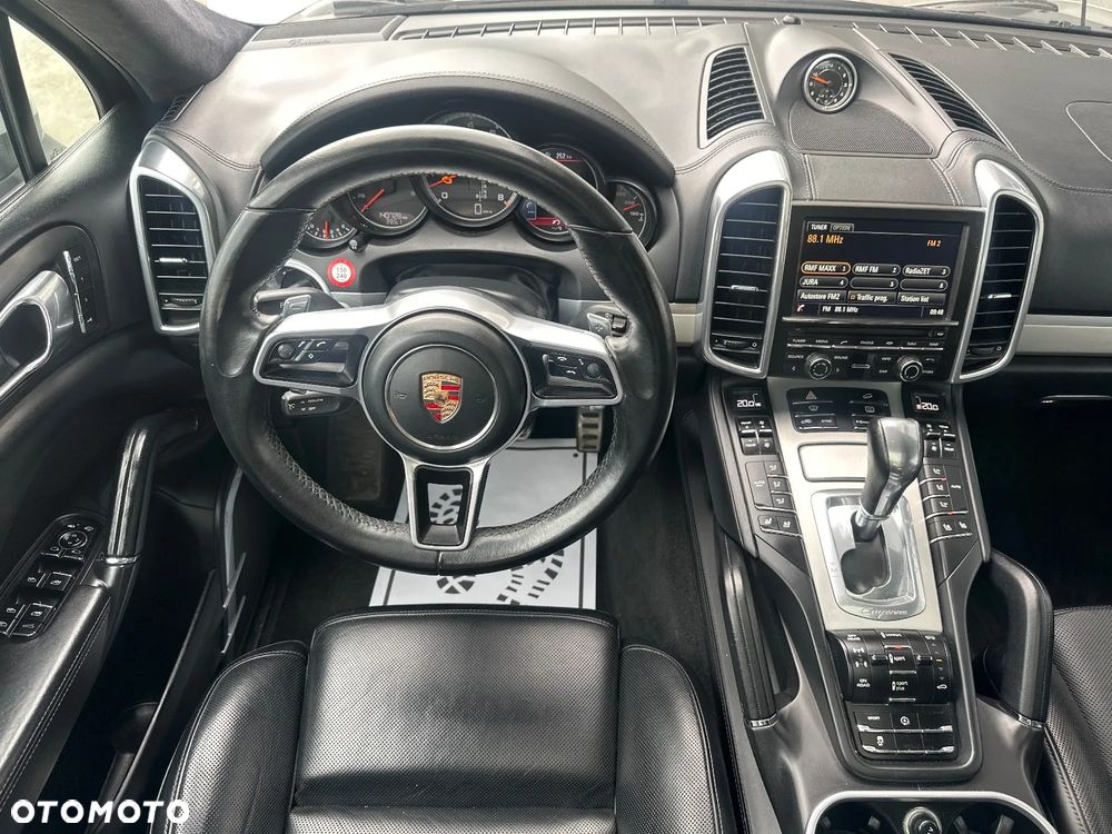Porsche Cayenne - 9