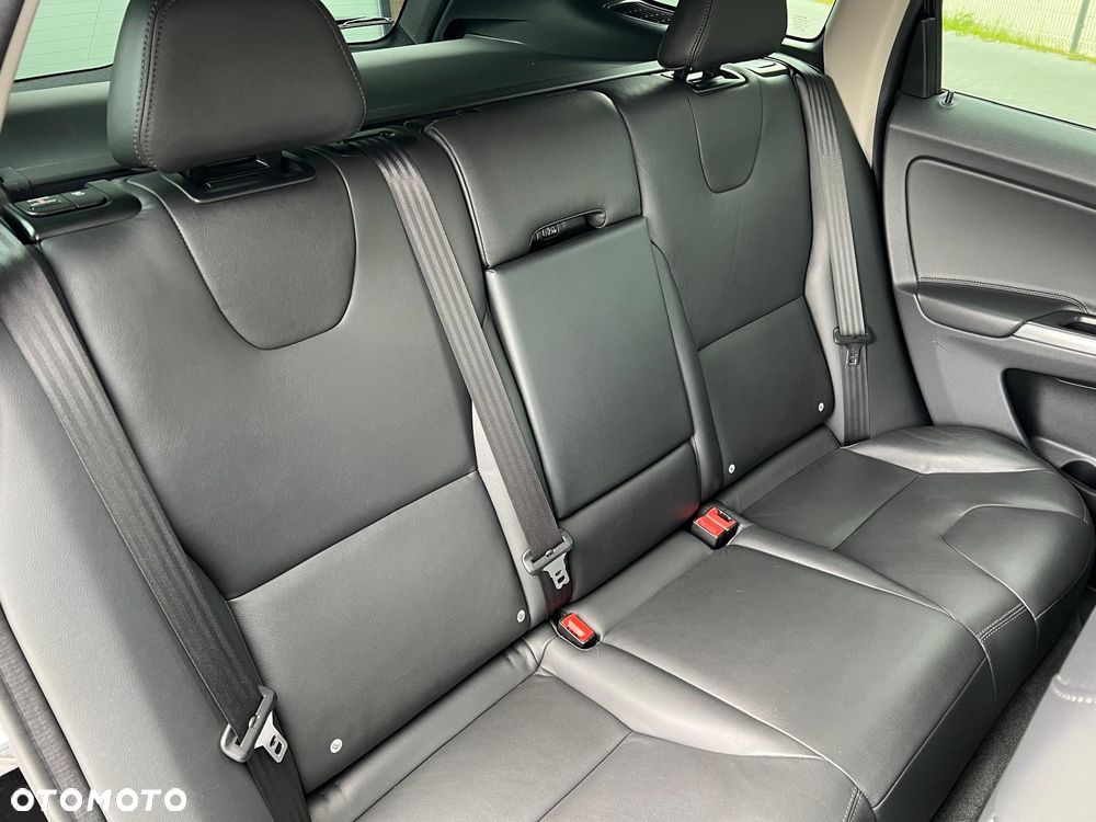 Volvo XC 60 D4 AWD Geartronic Summum - 16
