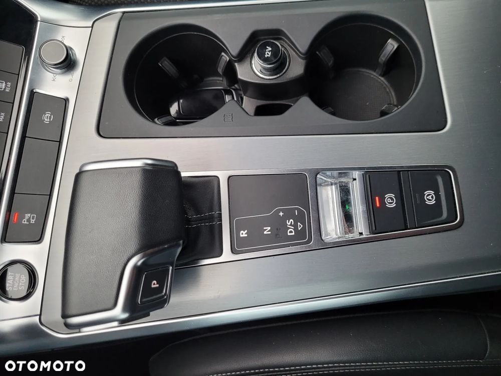 Audi A6 Avant 40 TDI S tronic S line - 16