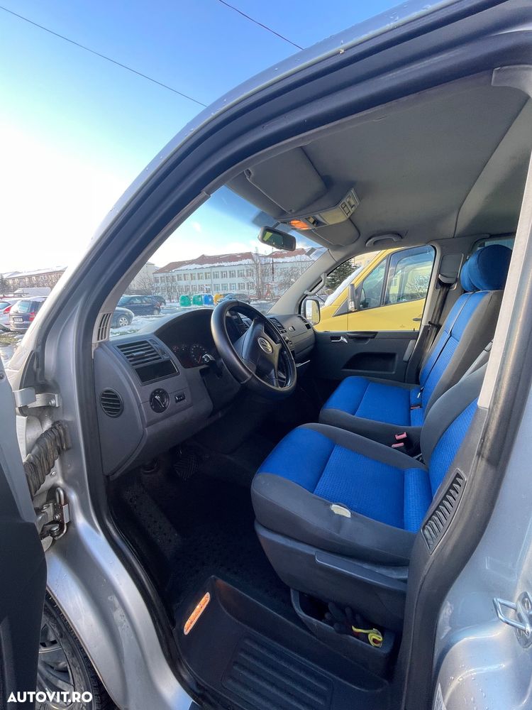 Volkswagen Caravelle - 5