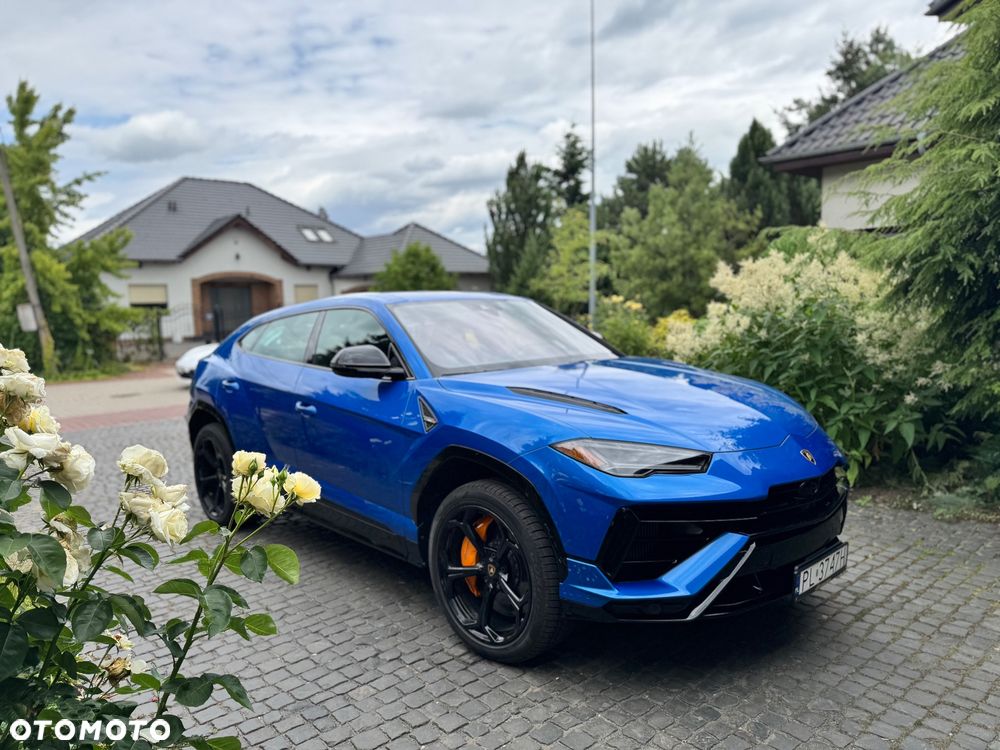 Lamborghini Urus - 1