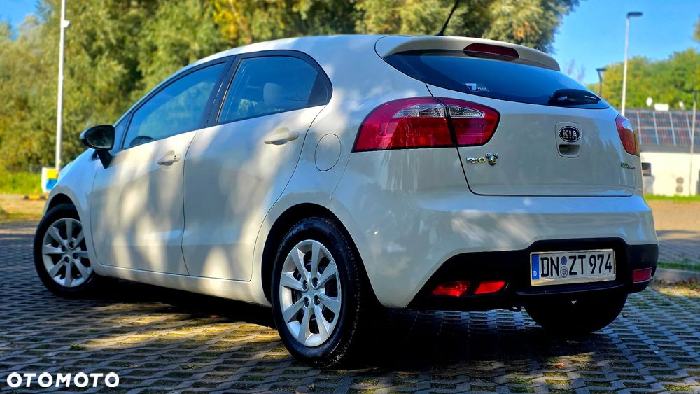 Kia Rio - 23
