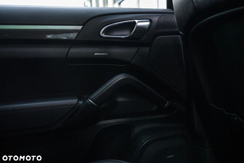 Porsche Cayenne - 35