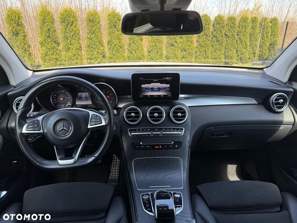 Mercedes-Benz GLC 250 4Matic 9G-TRONIC AMG Line - 20