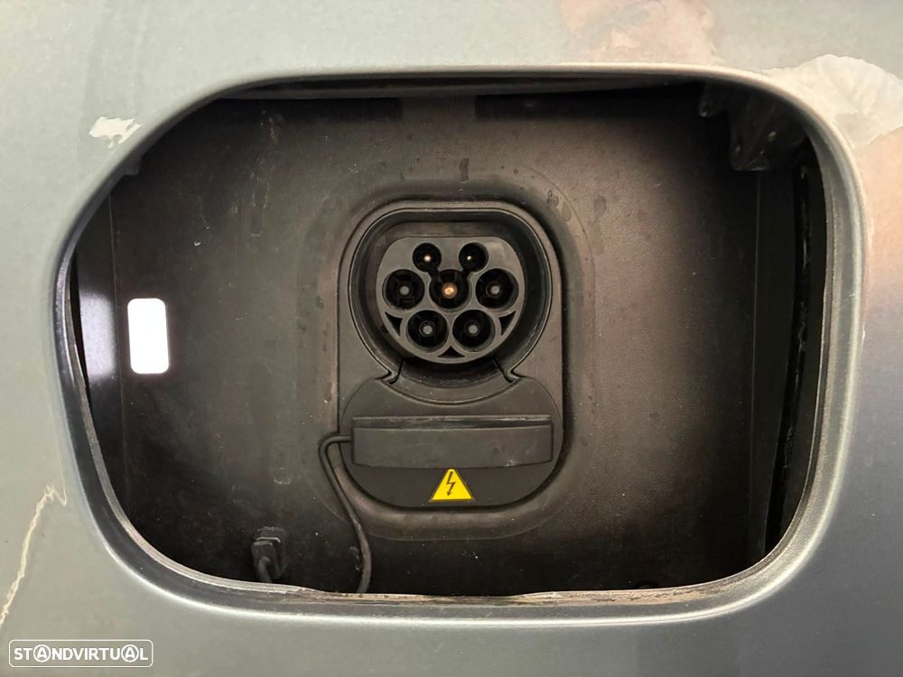 Xpeng G9 78.2 kWh Standard Range - 51