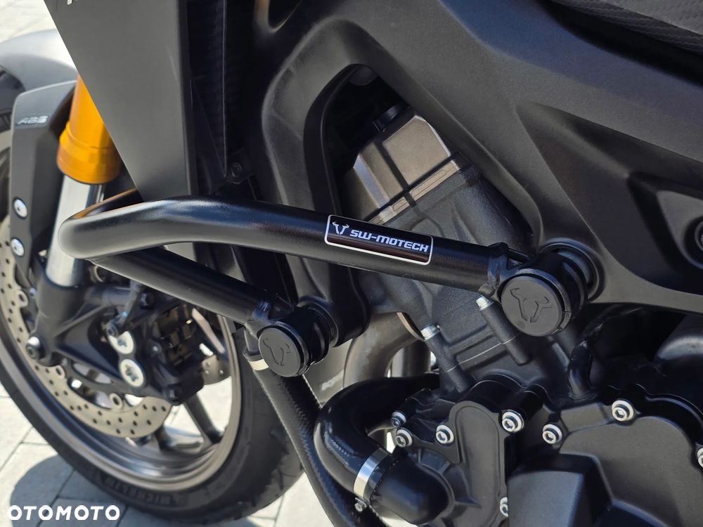 Yamaha MT - 24