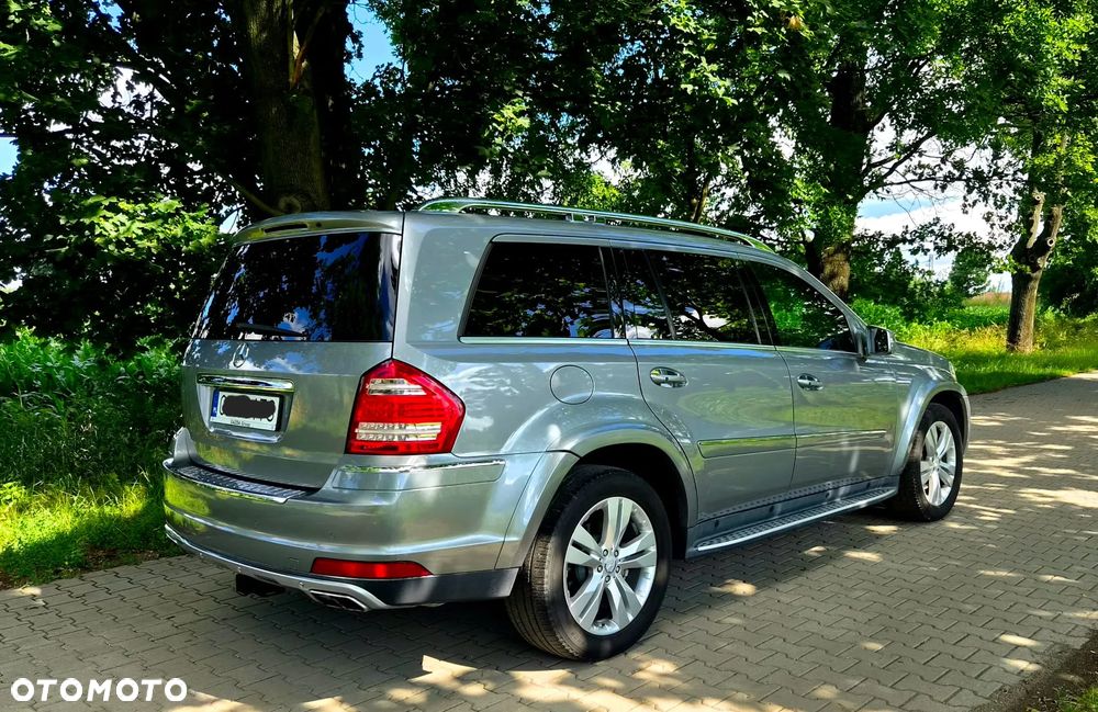 Mercedes-Benz GL 500 4Matic 7G-TRONIC - 36