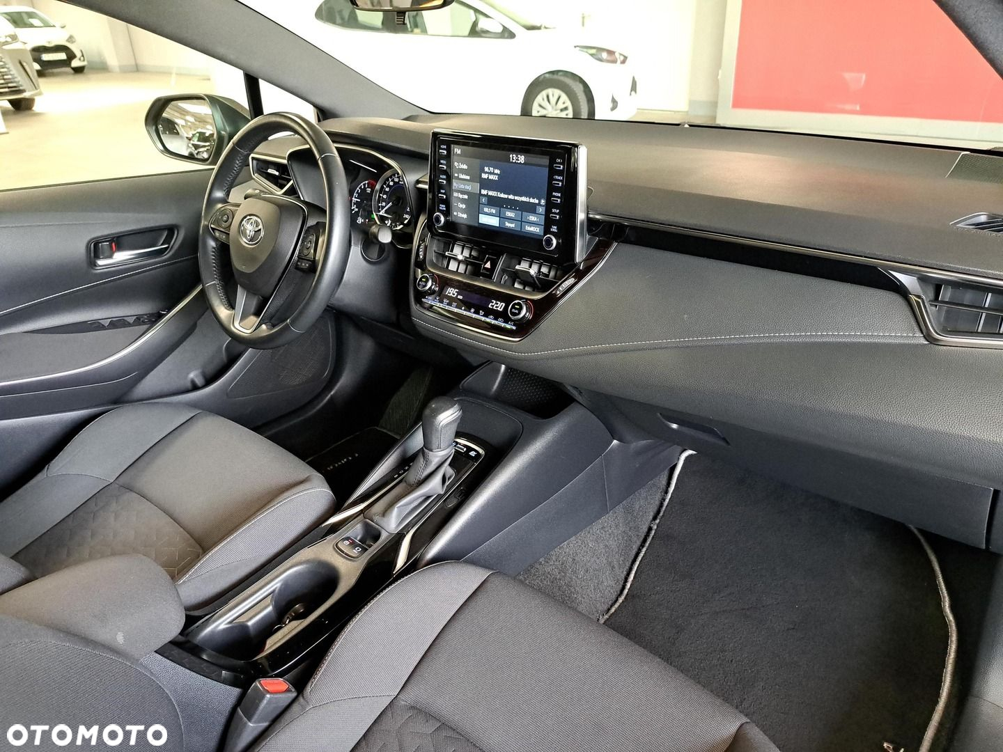 Toyota Corolla 1.8 Hybrid Comfort - 16