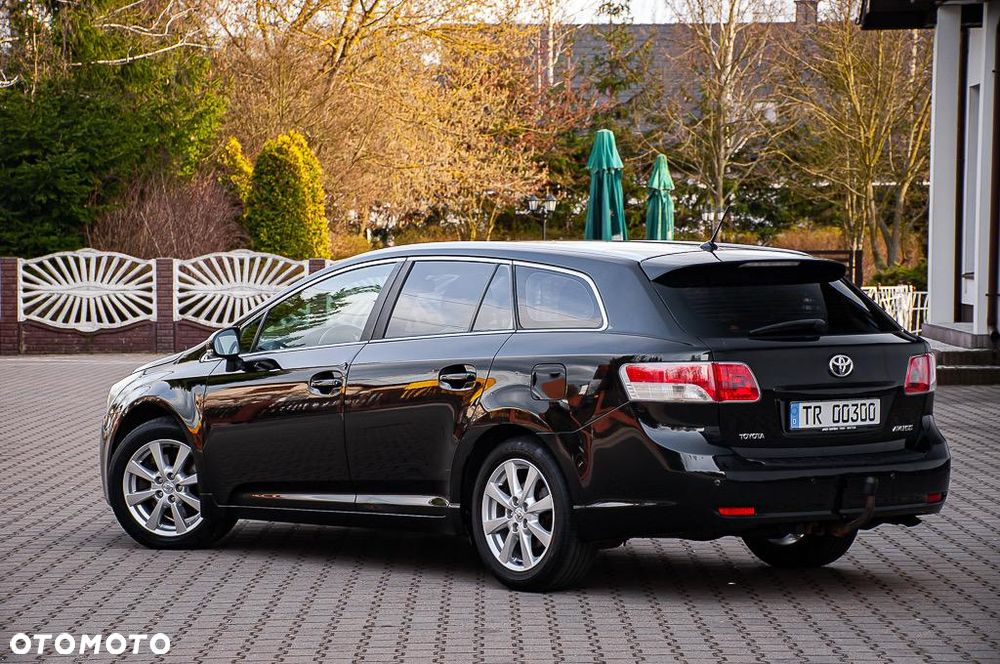 Toyota Avensis 2.2 D-4D X - 10