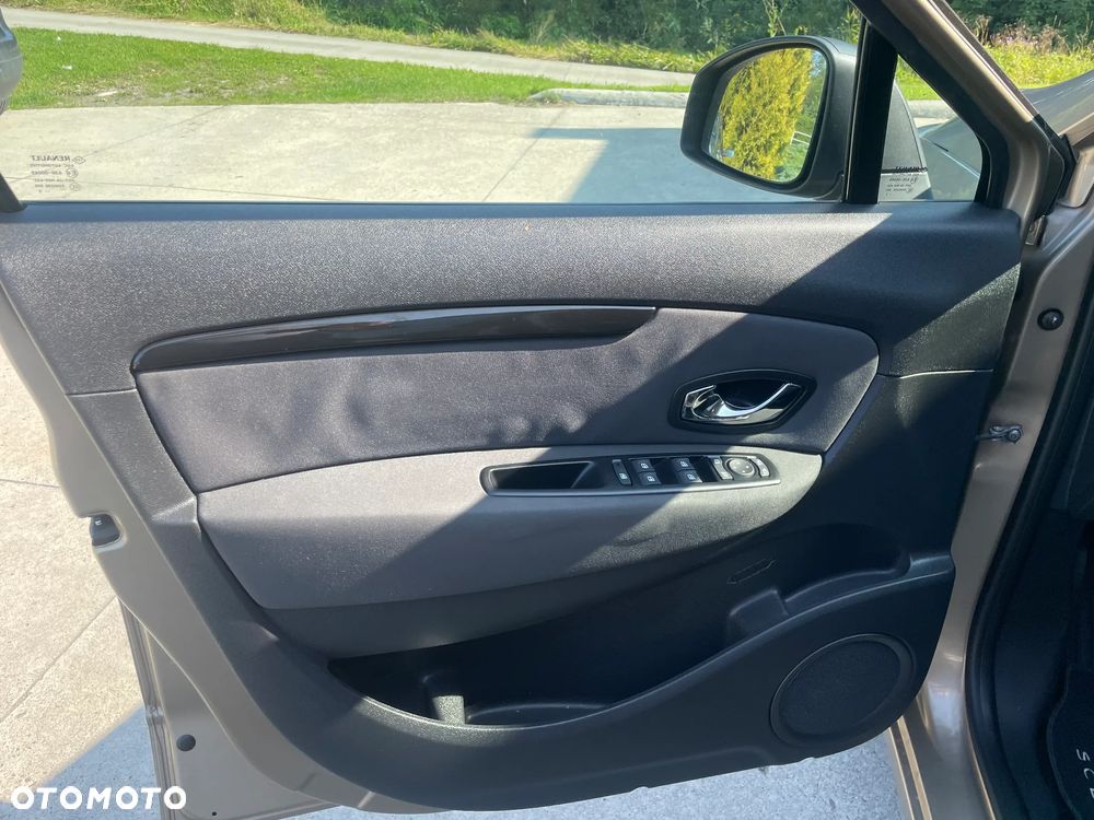 Renault Scenic ENERGY TCe 130 BOSE EDITION - 12