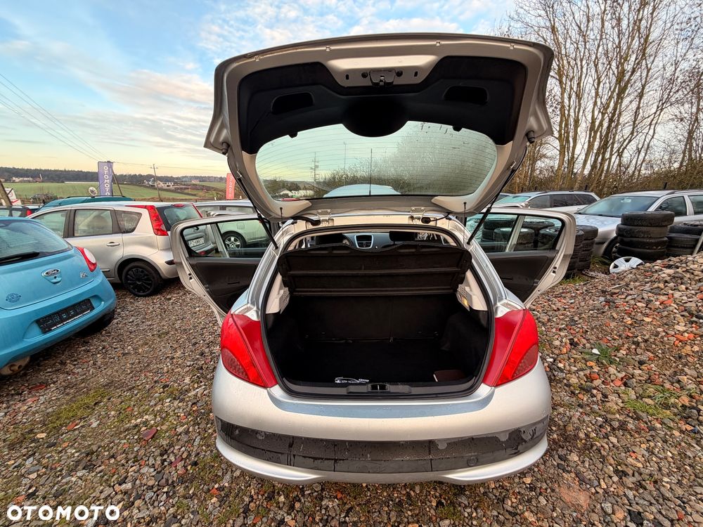 Peugeot 207 1.4 - 6