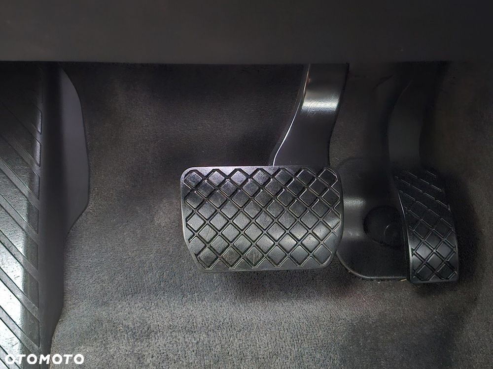 Audi A8 4.2 Quattro - 36