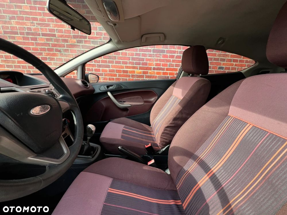 Ford Fiesta - 12