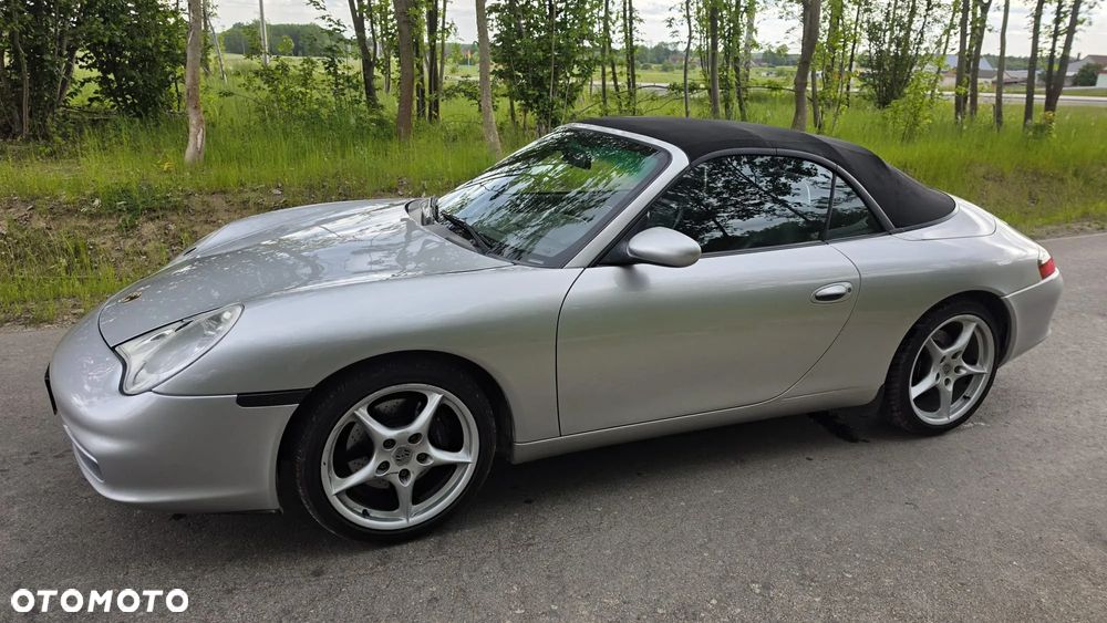 Porsche 911 Carrera - 24