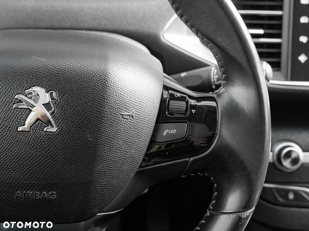 Peugeot 308 1.6 BlueHDi Allure S&S - 15