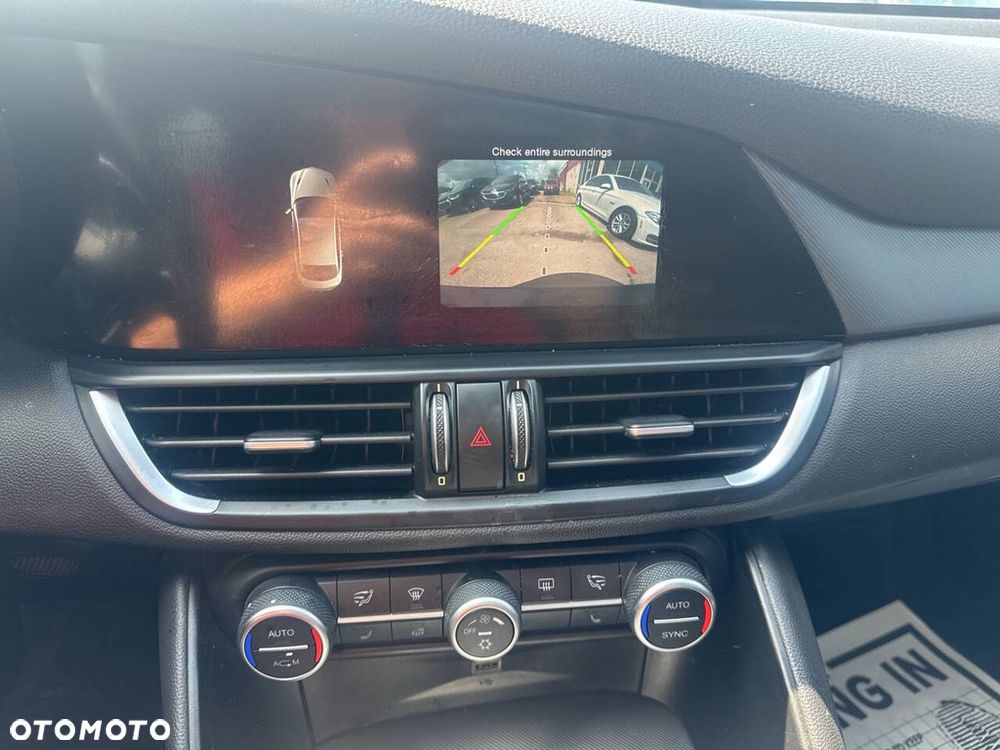 Alfa Romeo Giulia 2.0 Turbo TI Q4 - 10
