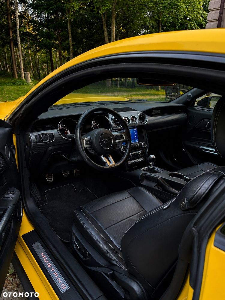 Ford Mustang - 10