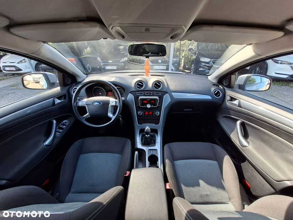 Ford Mondeo - 13