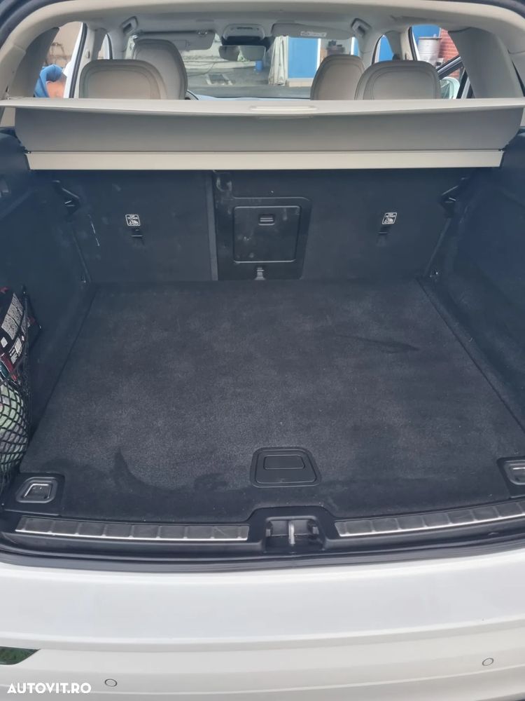 Volvo XC 60 B4 MHEV AWD Inscription - 9