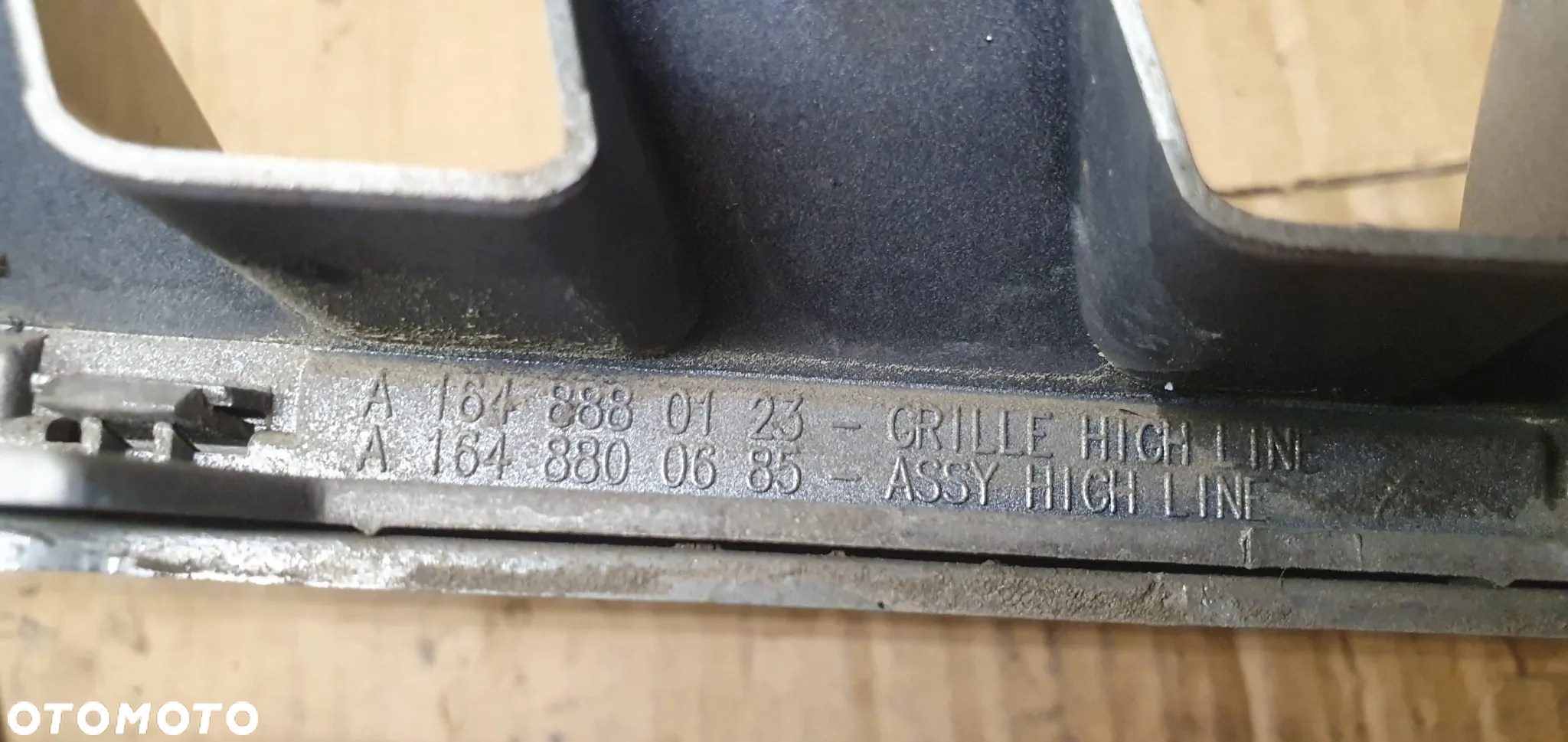 Grill atrapa zderzaka Mercedes ML W164 A1648880123 A1648800685 - 7