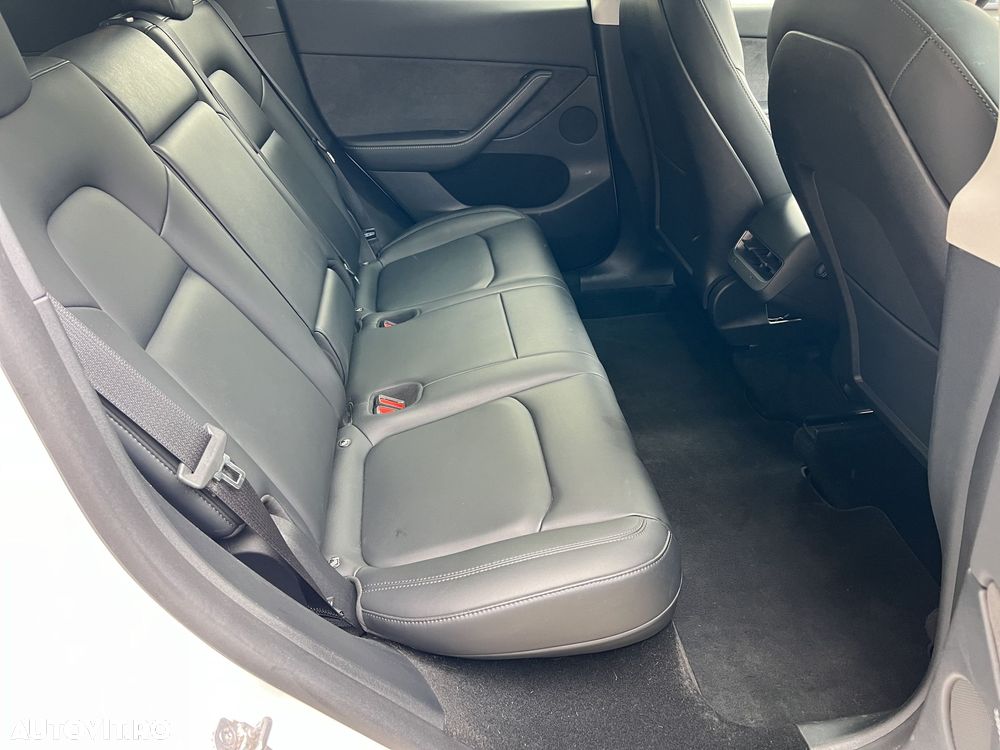 Tesla Model Y - 22