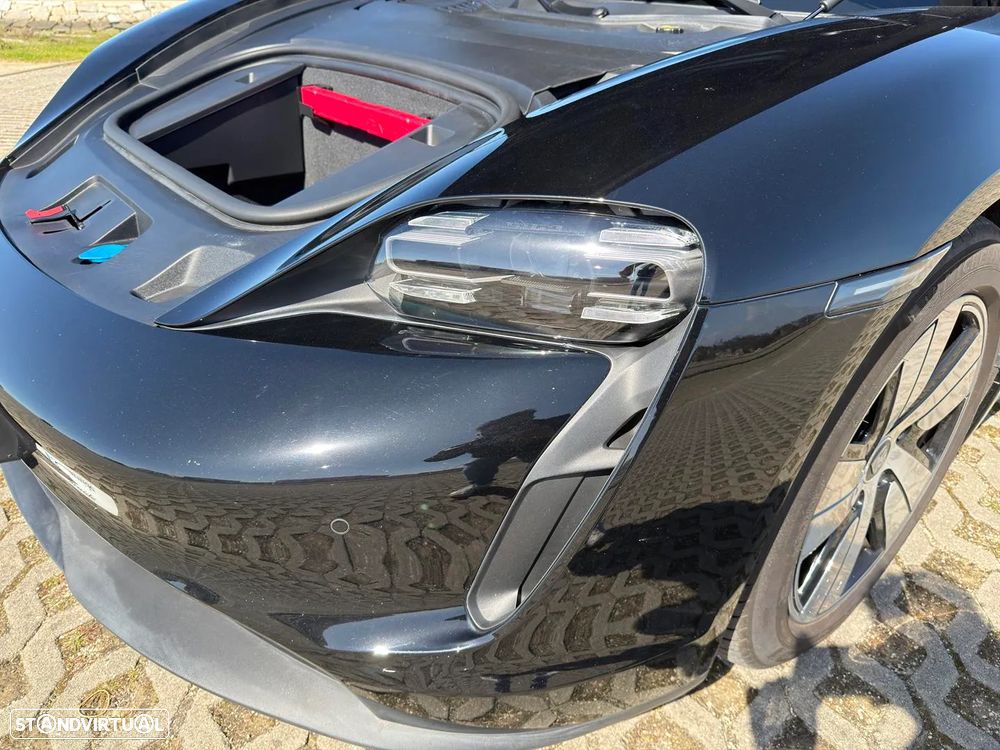 Porsche Taycan 4 - 17