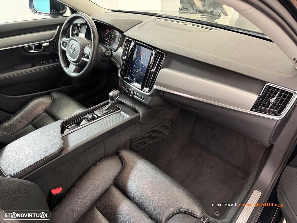 Volvo V90 2.0 D4 Momentum B.Pack Geartronic - 16