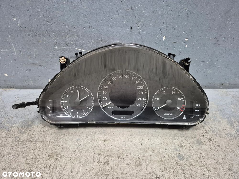 Licznik Zegary Mercedes E W211 2.2CDI A2115402311