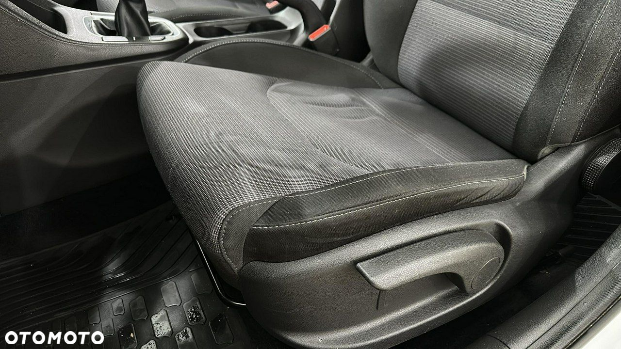 Hyundai i30 1.5 DPI Classic + - 15