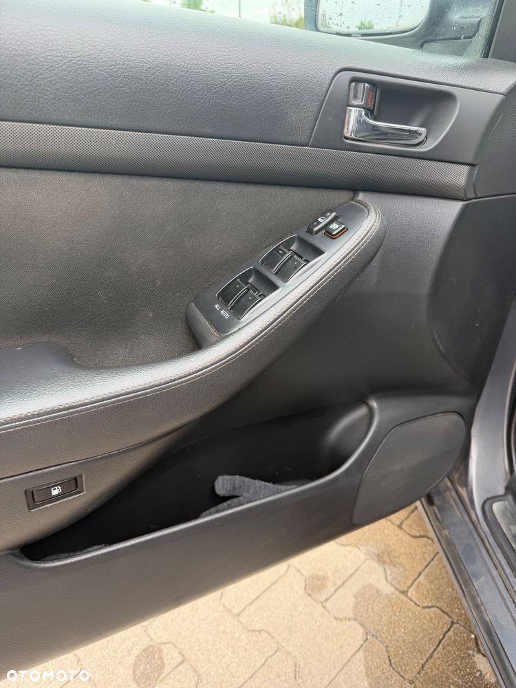 Toyota Avensis 2.0 D-4D Sol - 15