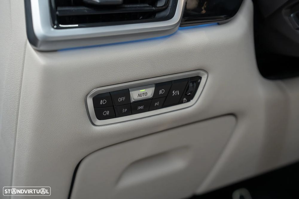 BMW X5 xDrive45e - 34