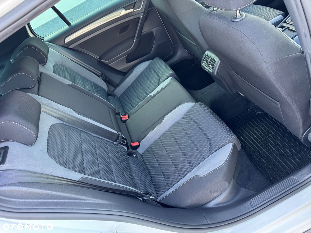 Volkswagen Golf 1.4 TSI BMT Highline - 28