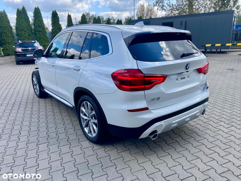 BMW X3 xDrive30i Luxury Line - 4
