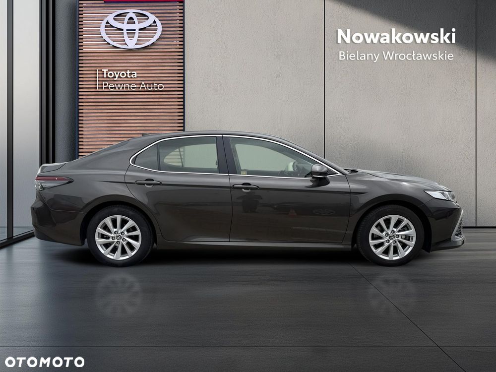 Toyota Camry 2.5 Hybrid Comfort CVT - 27
