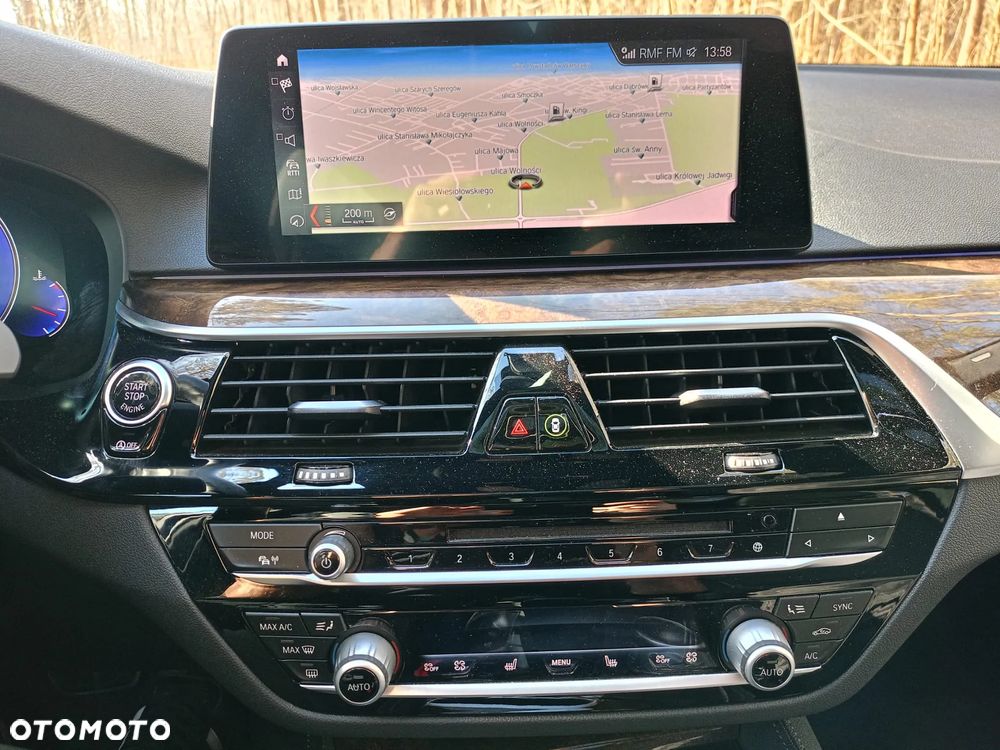 BMW Seria 5 530d xDrive Sport - 22