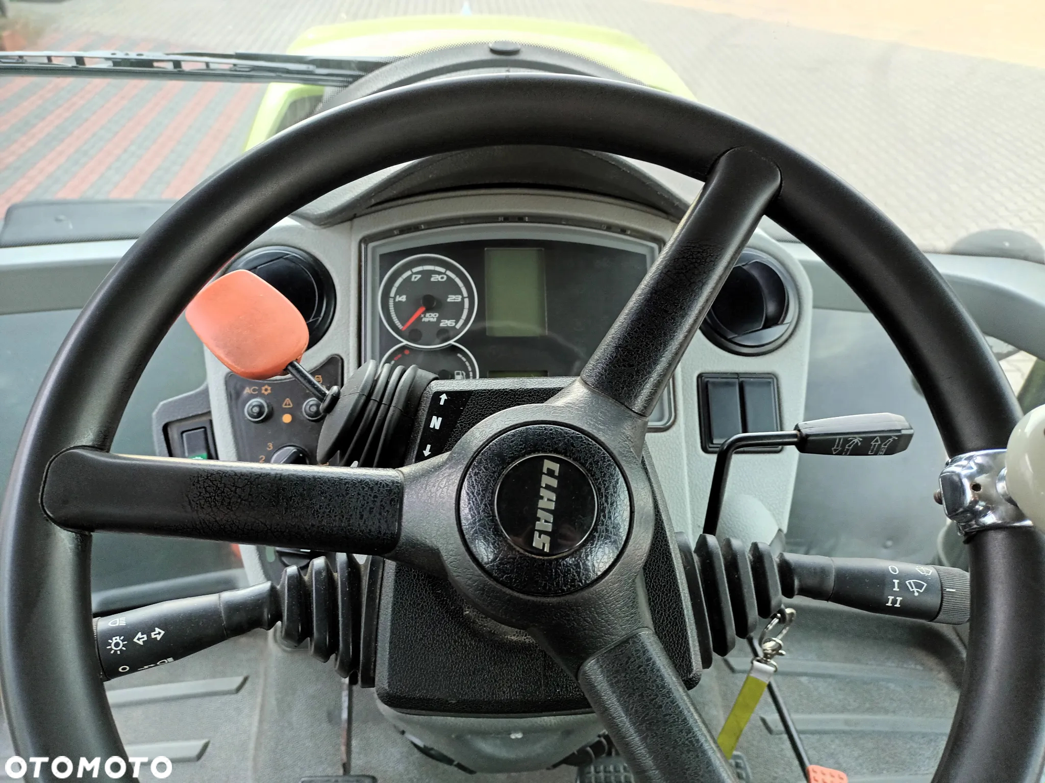 Claas 175 tys netto Axion 840 CEBIS - 24