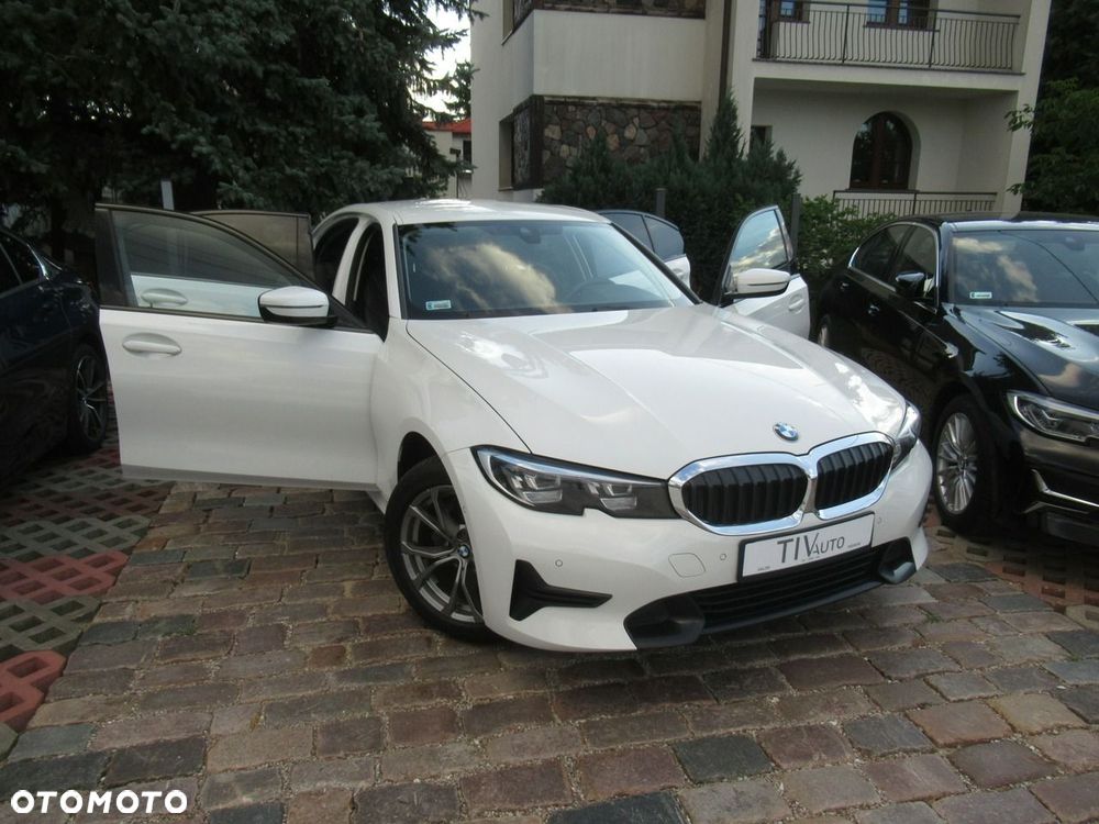 BMW Seria 3 318d MHEV Sport Line - 37