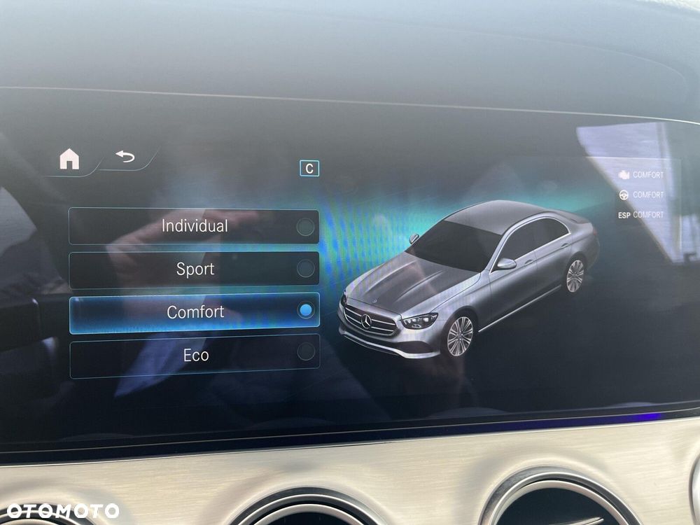 Mercedes-Benz Klasa E 220 d 4-Matic - 32