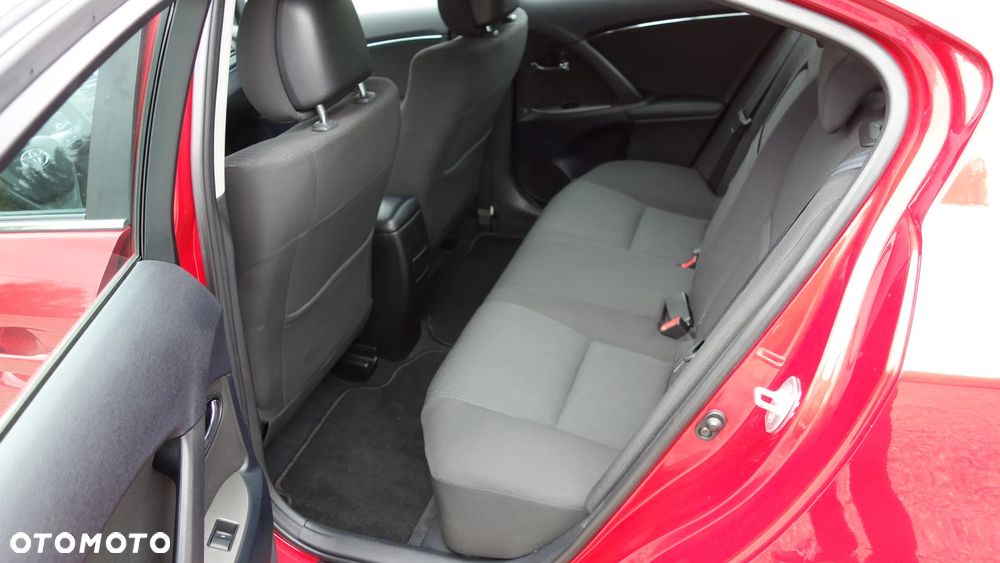 Toyota Avensis 1.8 Sol - 27