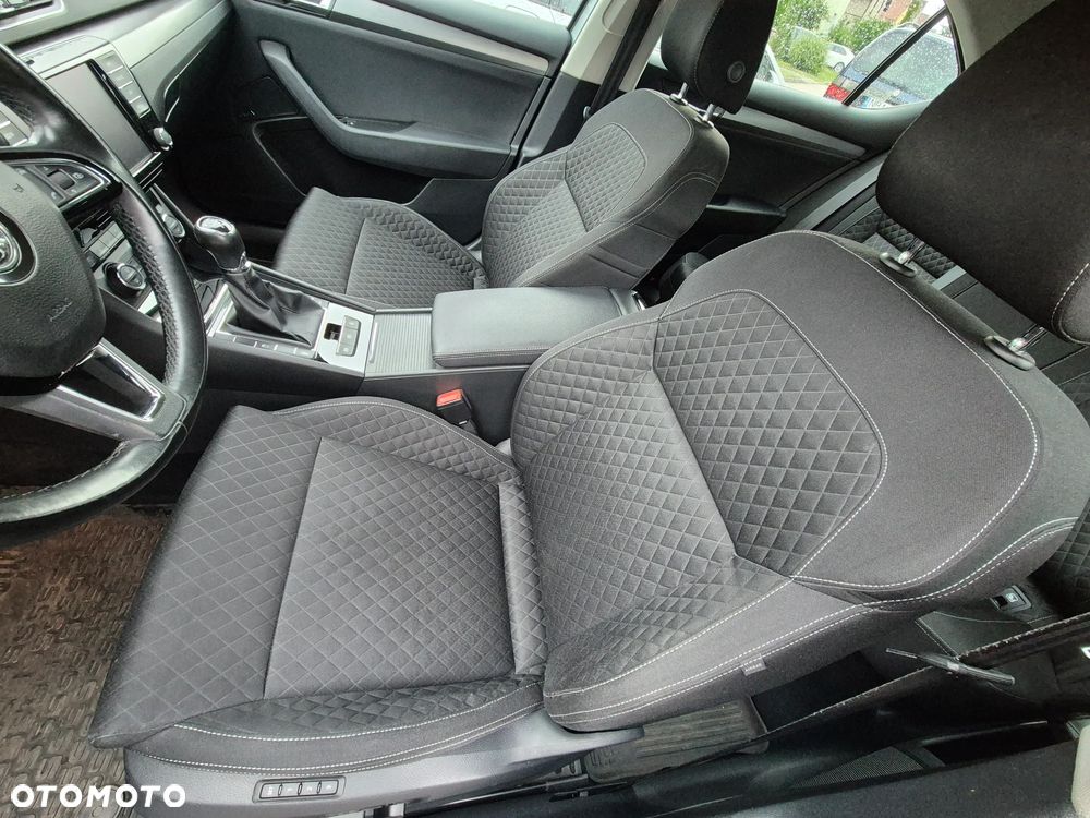 Skoda Superb 2.0 TDI Ambition - 14