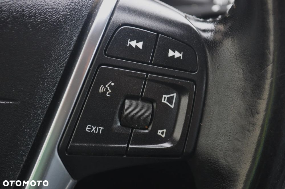 Volvo XC 70 D5 AWD Geartronic Black Edition - 16