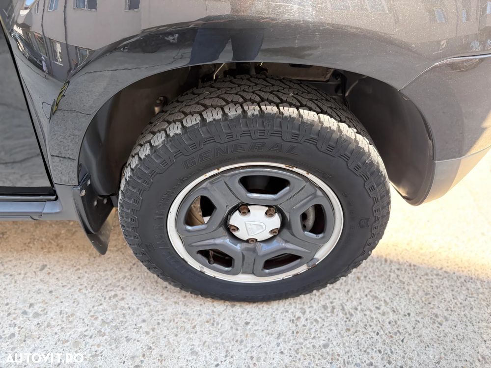 Dacia Duster 1.6 4x4 Laureate - 14