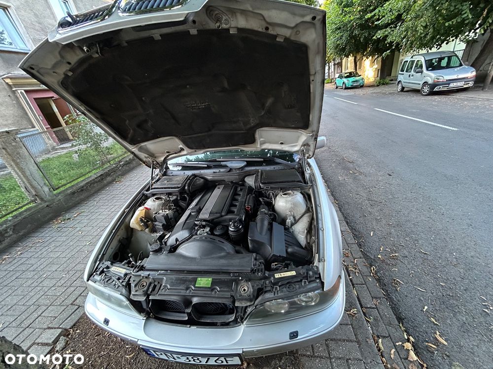 BMW Seria 5 520i - 5
