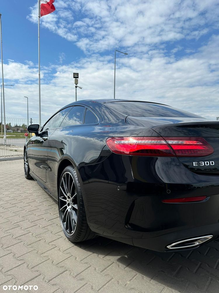 Mercedes-Benz Klasa E 300 9G-TRONIC - 4