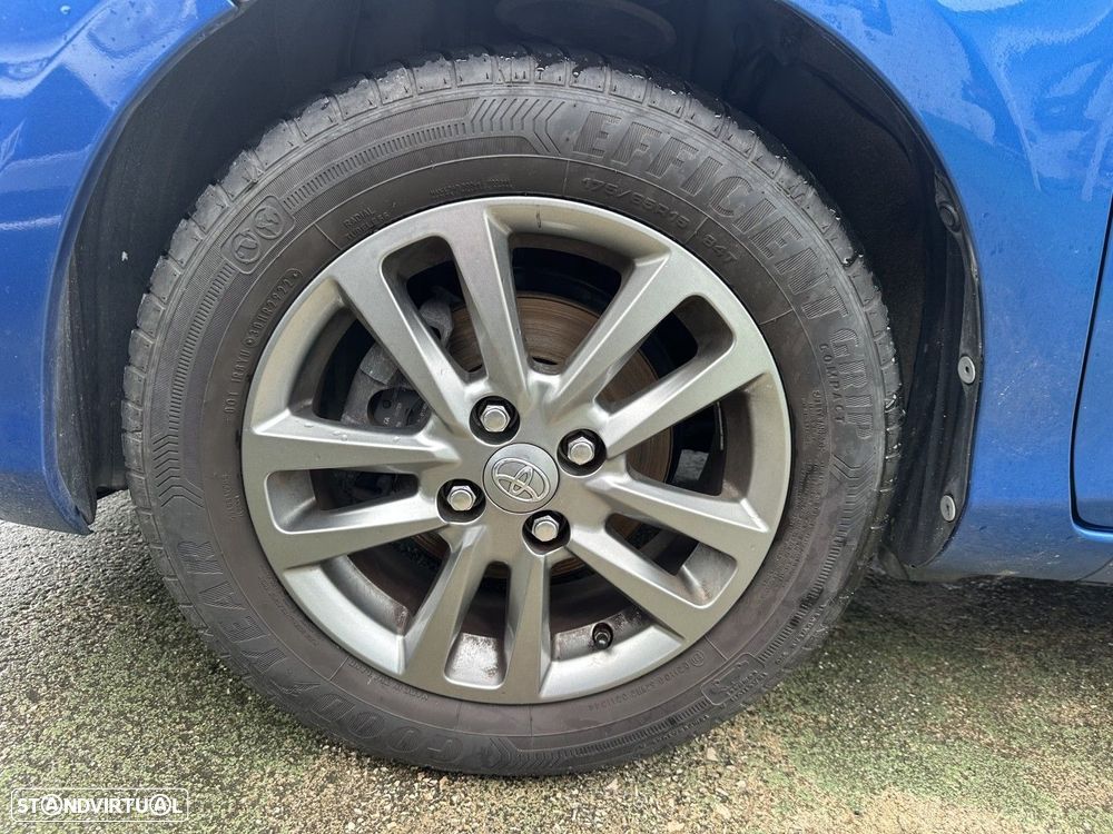 Toyota Yaris 1.0 VVT-i Exclusive - 5