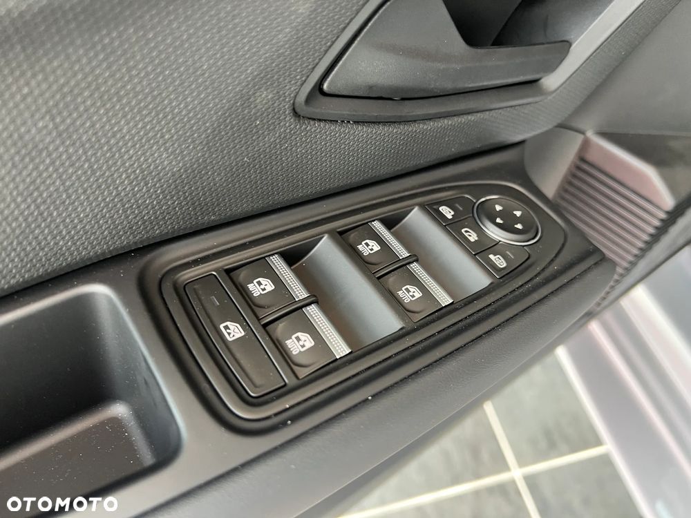 Renault Clio - 11
