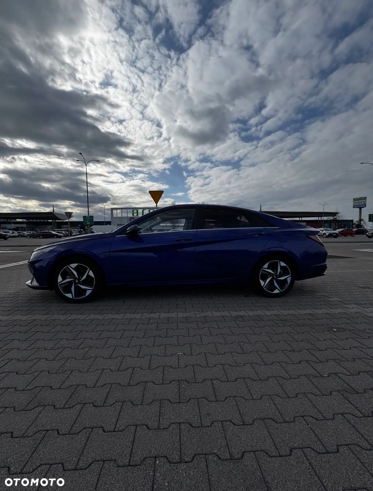 Hyundai Elantra 1.6 Executive CVT - 5