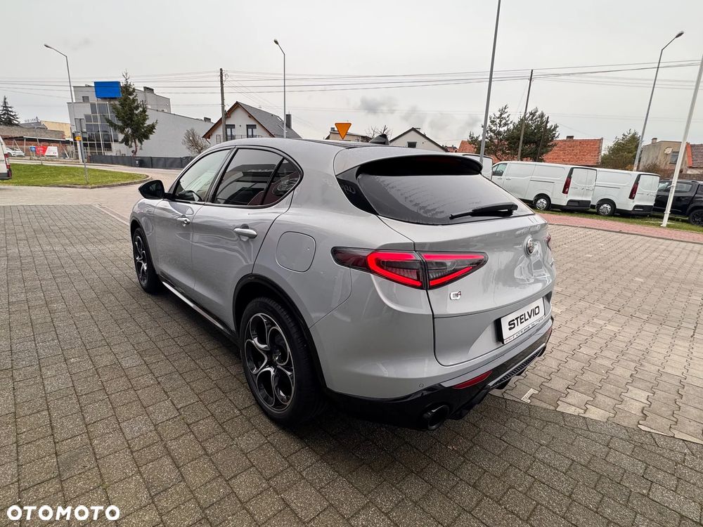 Alfa Romeo Stelvio 2.0 Turbo Veloce Q4 - 4