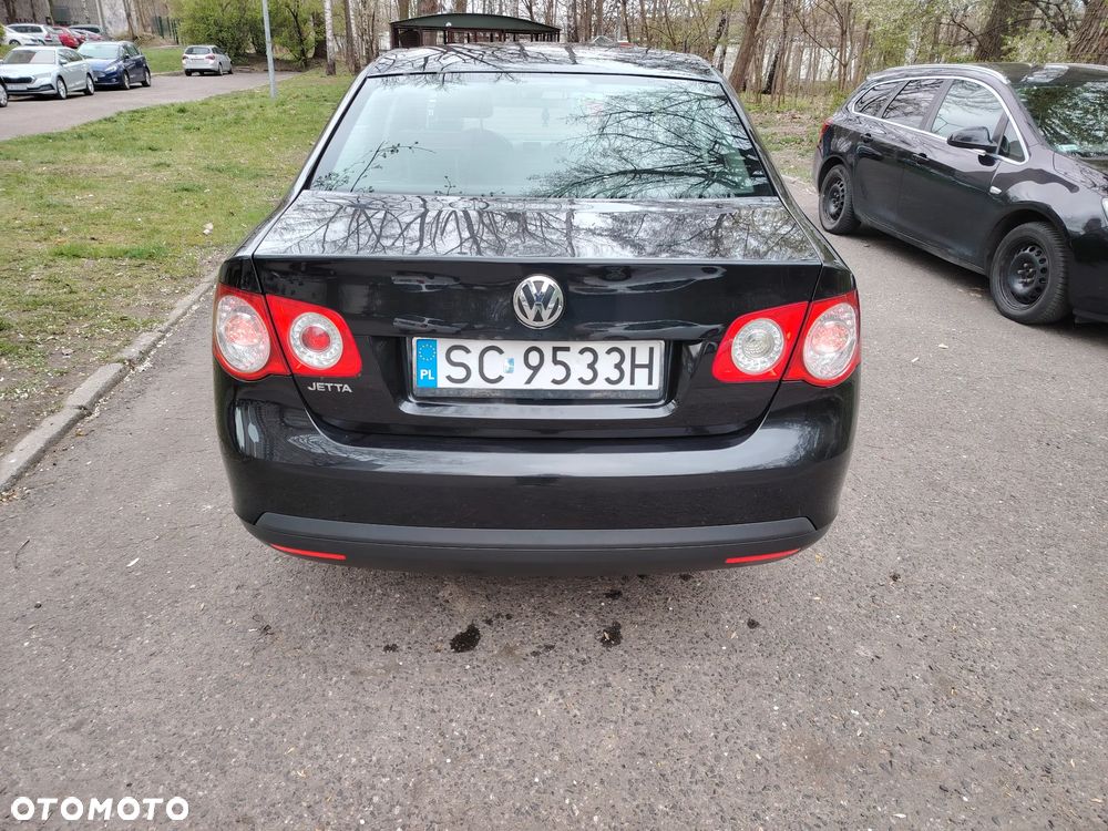 Volkswagen Jetta 1.6 Comfortline - 3